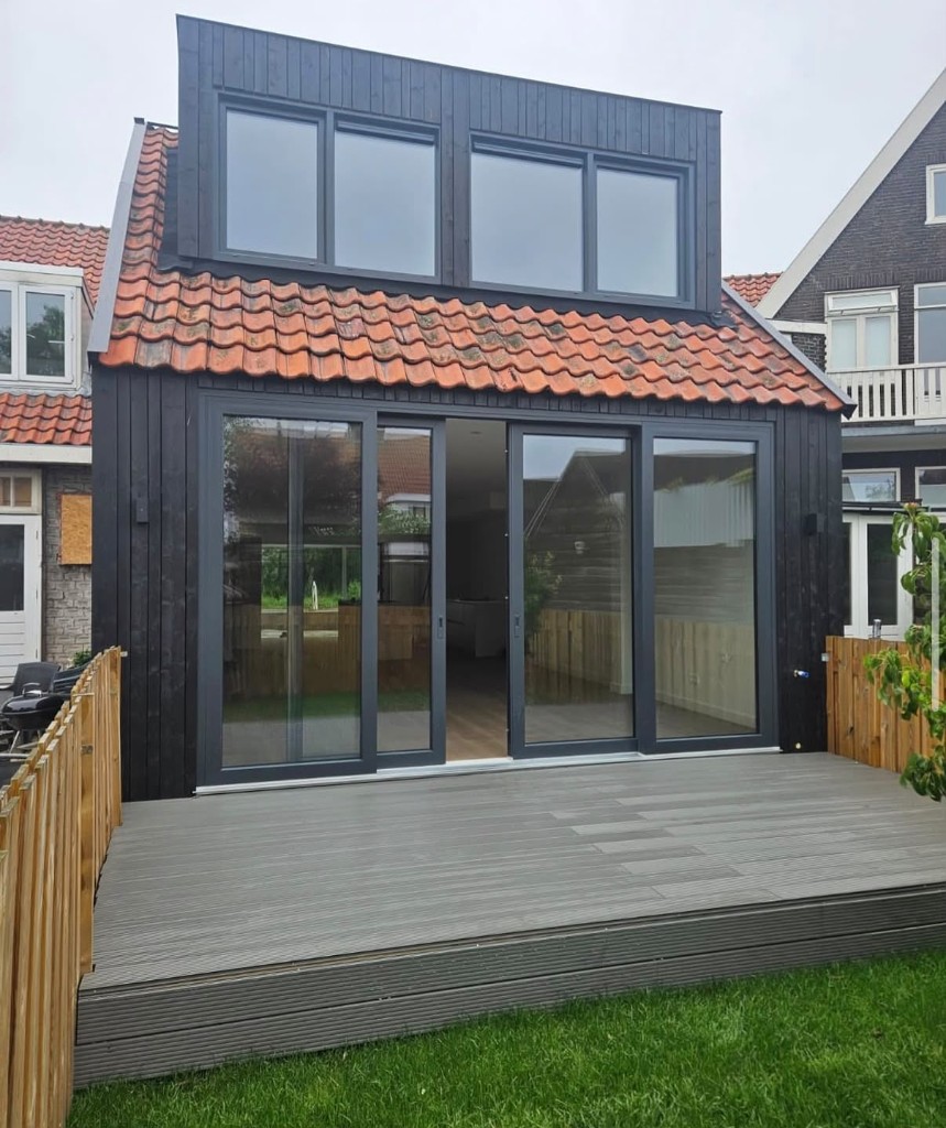 Aanbouw met schuifpui